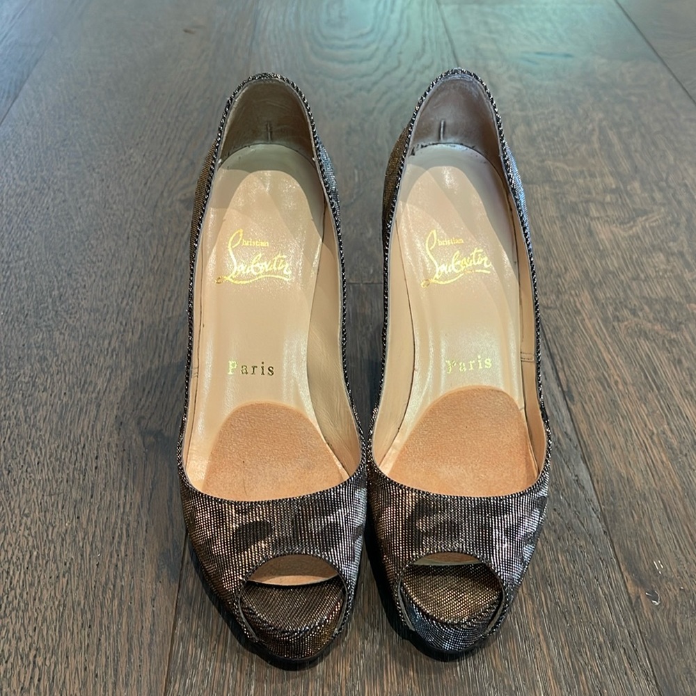 Authentic Christian Louboutin peep toe silver gold sparkle animal print 37 heels